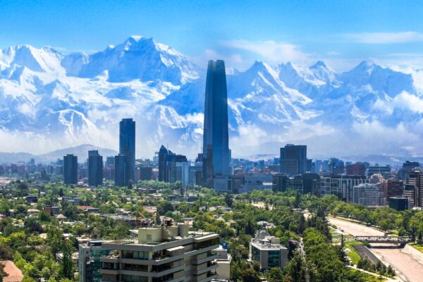 Chile, entre las 10 economías con mejores resultados de 2023 según The Economist